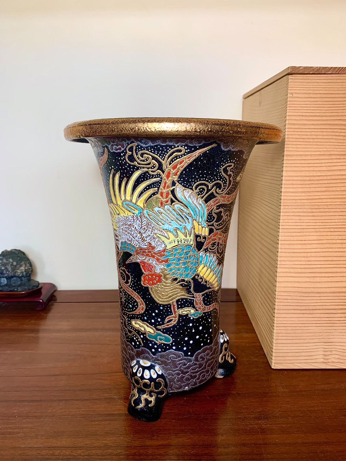 Hosshi Kakuei Gold-And-Silver Fully Painted Phoenix Design Omoto Pot
