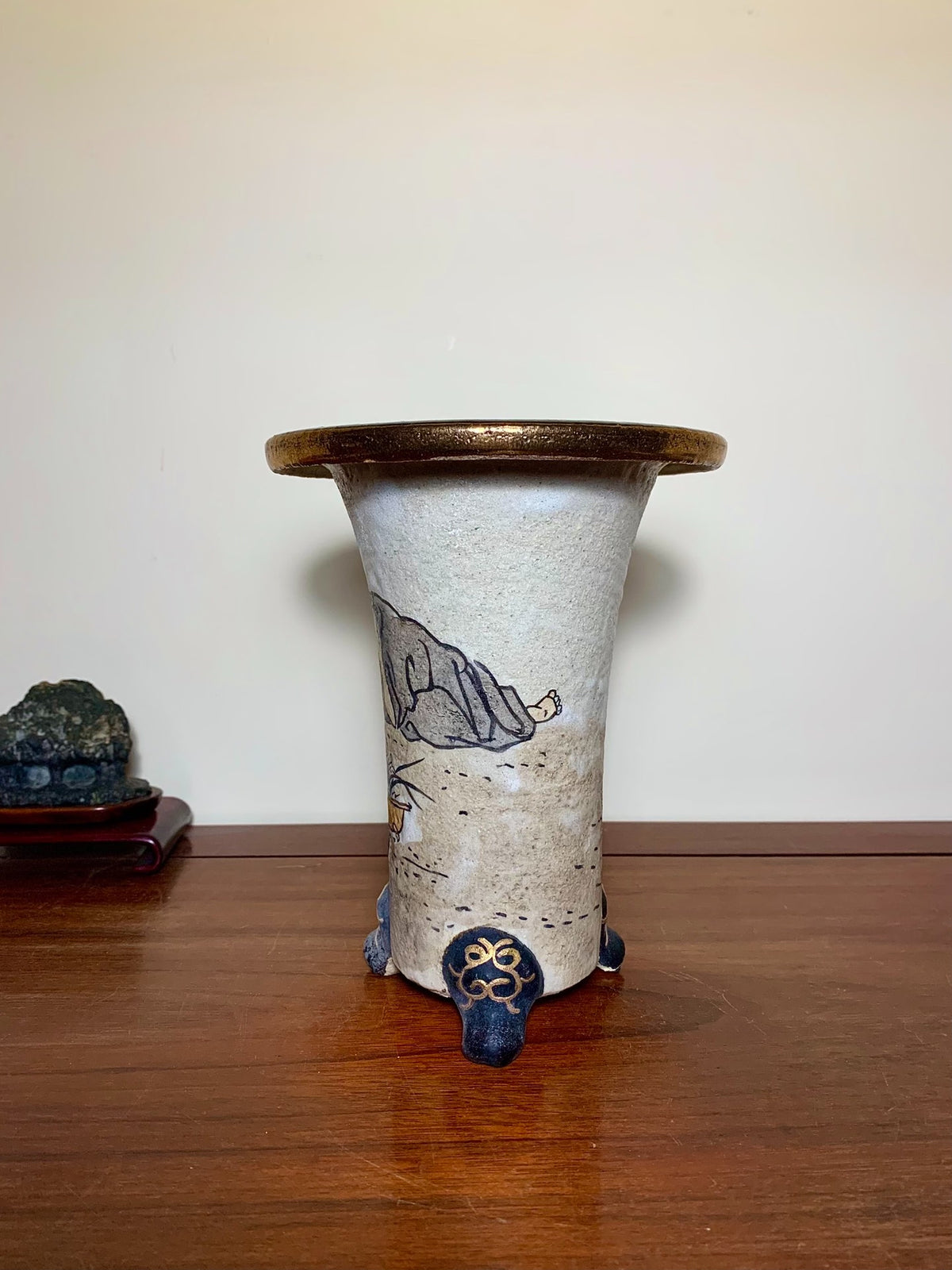 Gold-Enameled Orchid Design Omoto Pot by Kurozaki You人