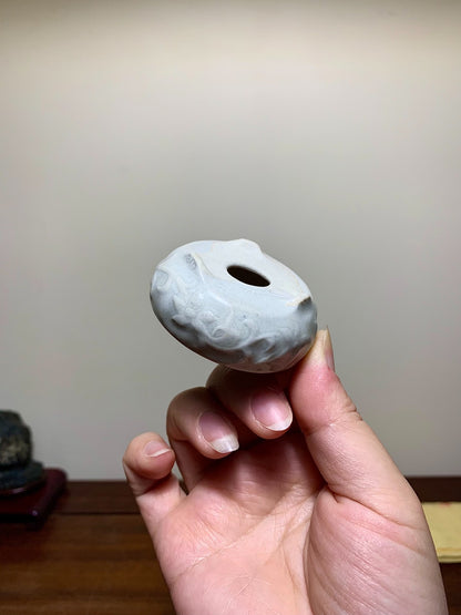 Hikoyama Jin Cloud-Foot Relief-Carved Round Pot
