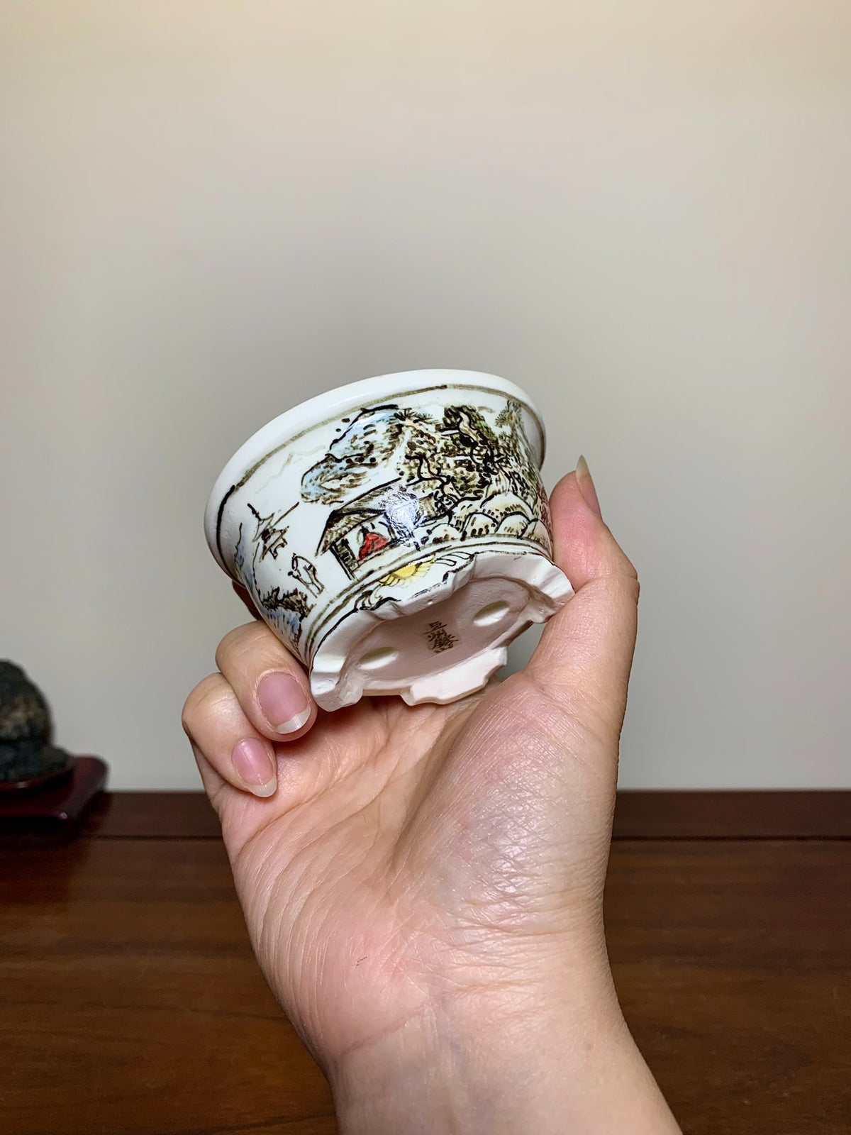 Ushū Katsuyama Enamelled Landscape with Friends Visiting Scene Japanese Pot
