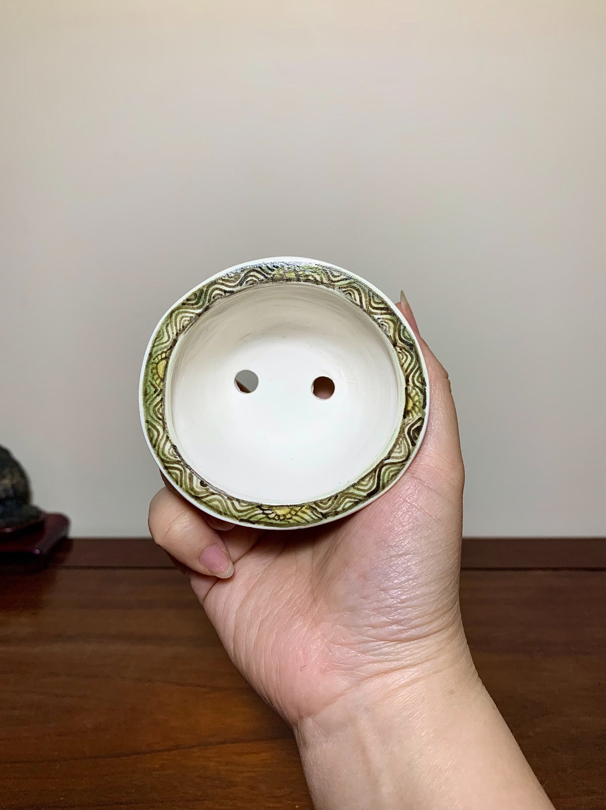 Ushū Katsuyama Enamelled Landscape with Friends Visiting Scene Japanese Pot
