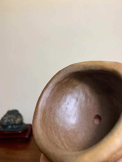 Shiizaki Seikan Hand-Pinched Incised Guanyin Round Pot
