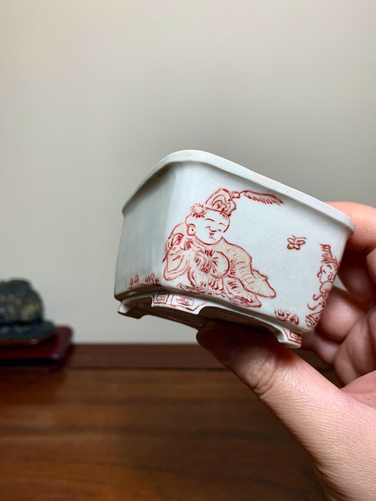 Tōshita Keishin Red-Painted Child Motif on Outer Rim, Square Japanese Bonsai Pot