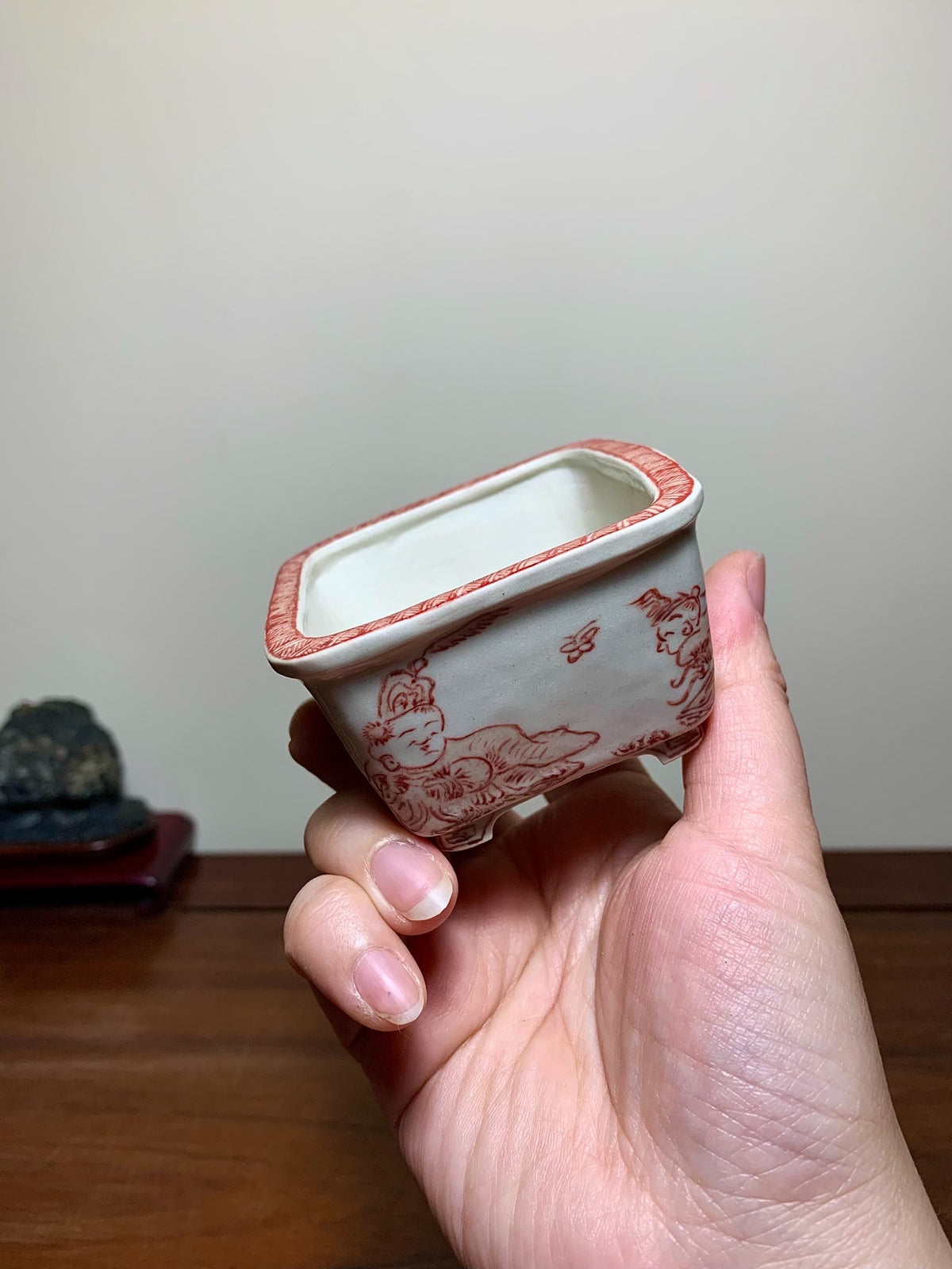 Tōshita Keishin Red-Painted Child Motif on Outer Rim, Square Japanese Bonsai Pot