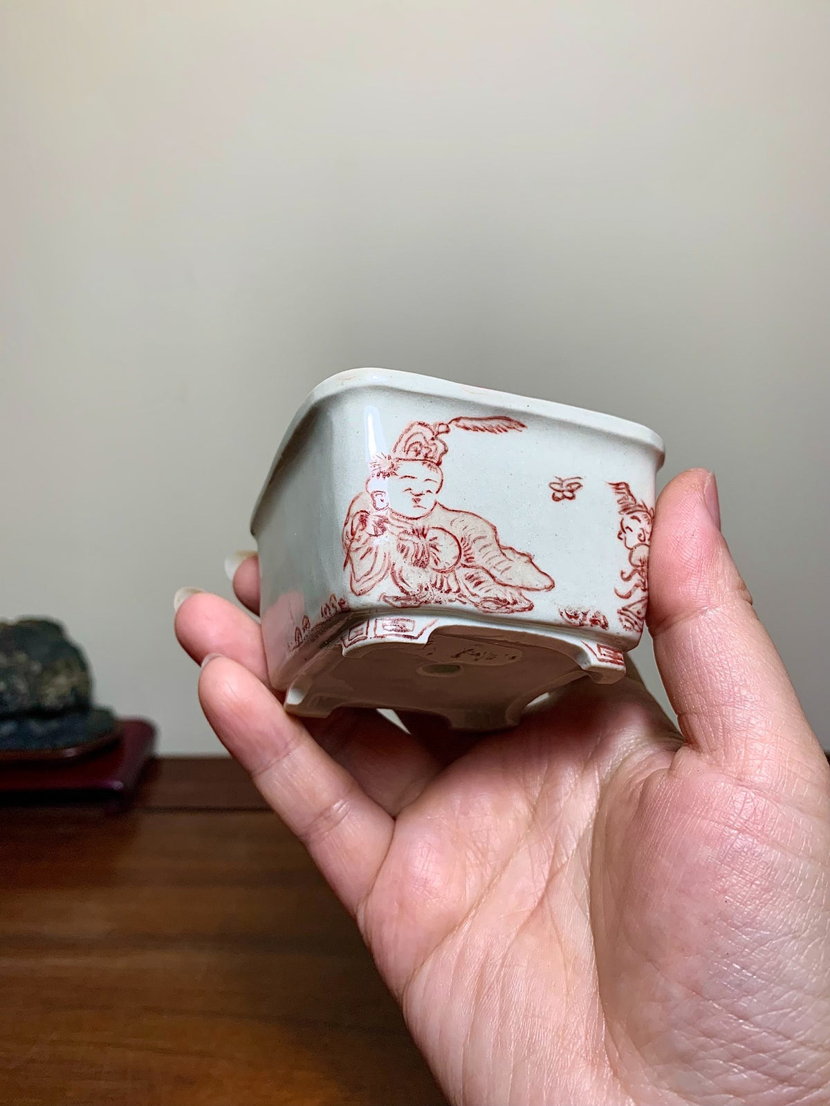 Tōshita Keishin Red-Painted Child Motif on Outer Rim, Square Japanese Bonsai Pot