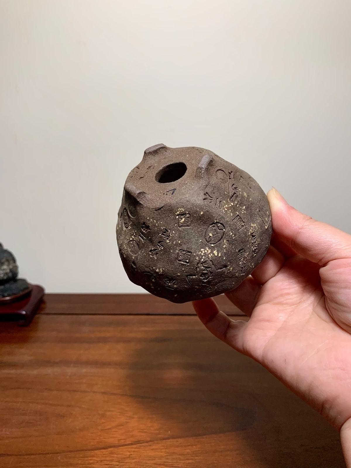 Heian Tōfuku-Ji Hand-Pinched Incised Round Pot