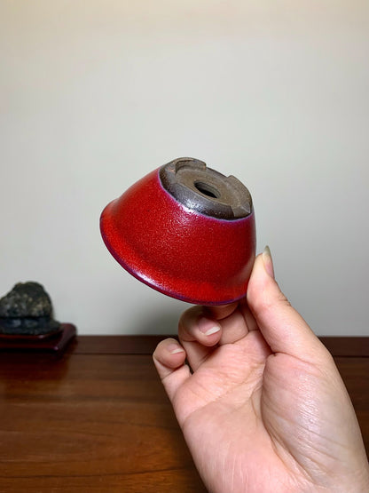 Ishizuka Ishizue Chicken-Blood Glaze Round Pot