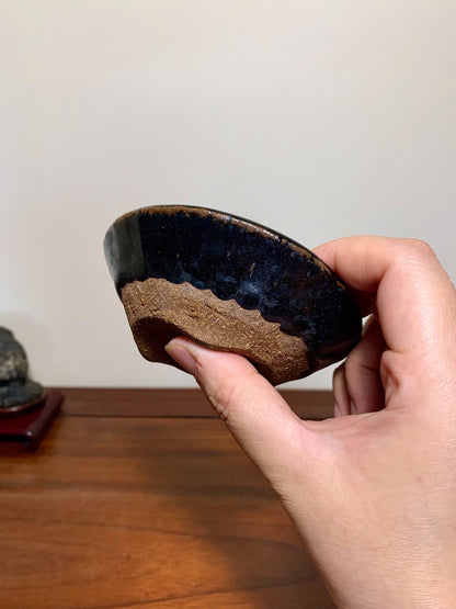 Man'kō Shūzan Tenmoku Hand-Pinched Round Pot