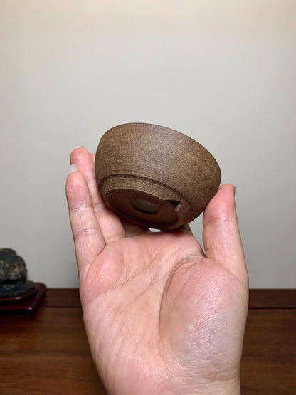 Man'kō Shūzan Cut-Foot Round Pot