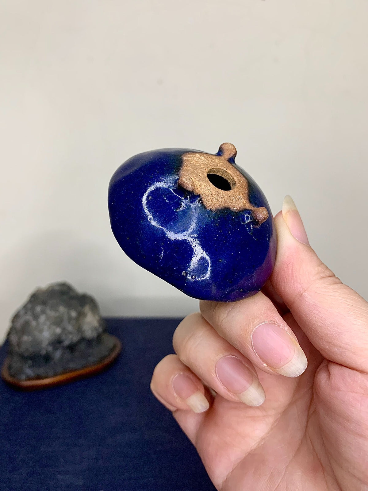 Tōshita Yūsei Ruri Blue Glaze Hand-Pinched Round Pot