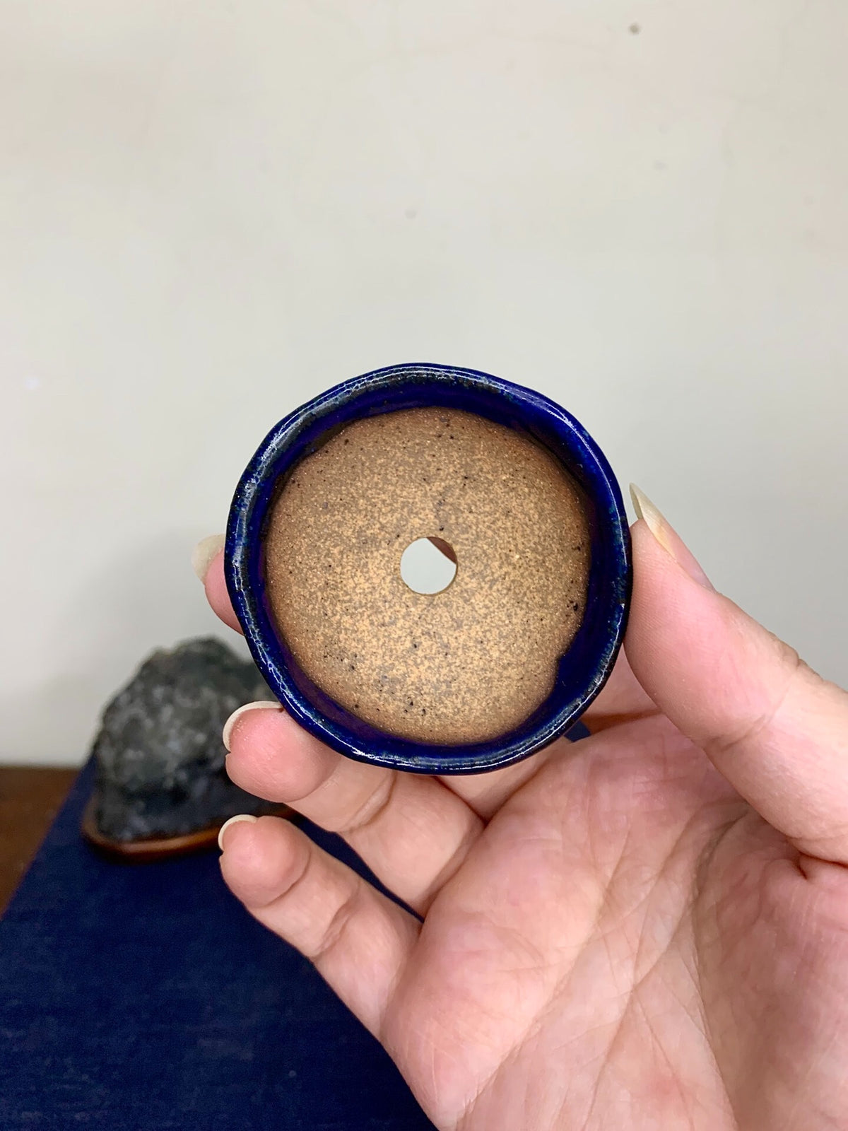 Tōshita Yūsei Ruri Blue Glaze Hand-Pinched Round Pot
