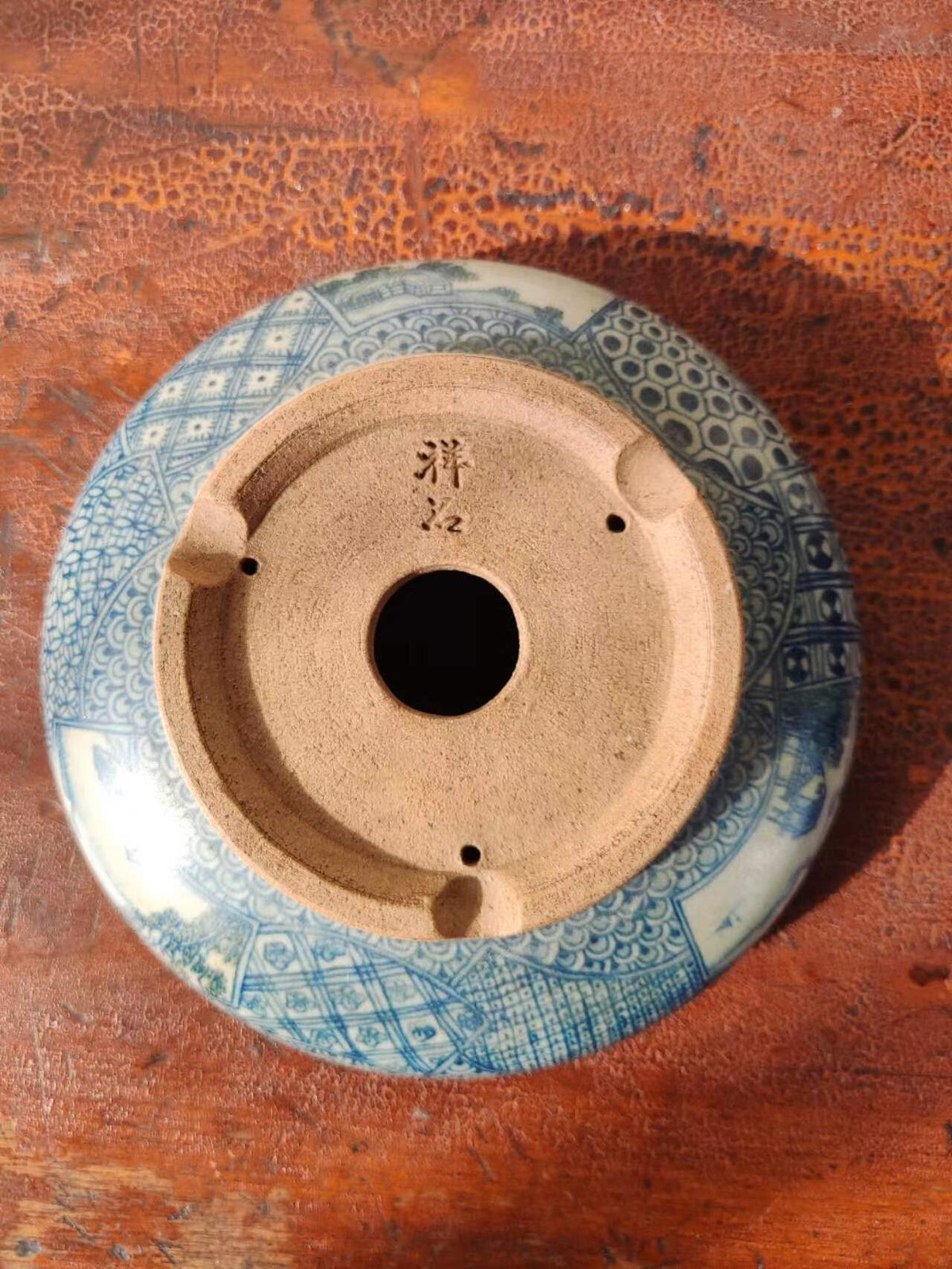 Shodai Ishida Shōseki Super-Aged Patina Flower Pot