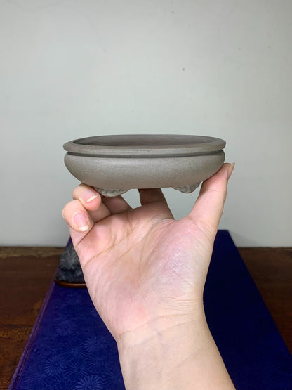 Ash Clay Bag-Style Cloud Feet Oval Pot by Hokido