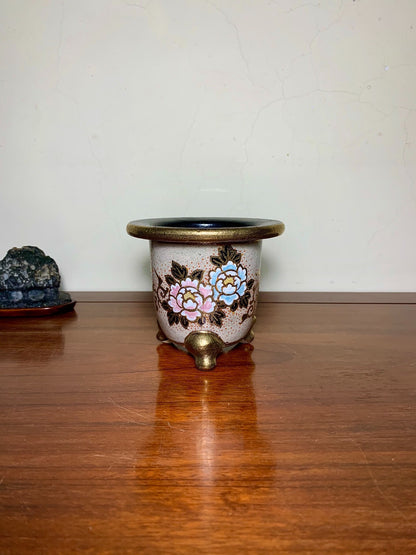 Hoshi Kakuei Classic Enamelled Peony Brocade Pot