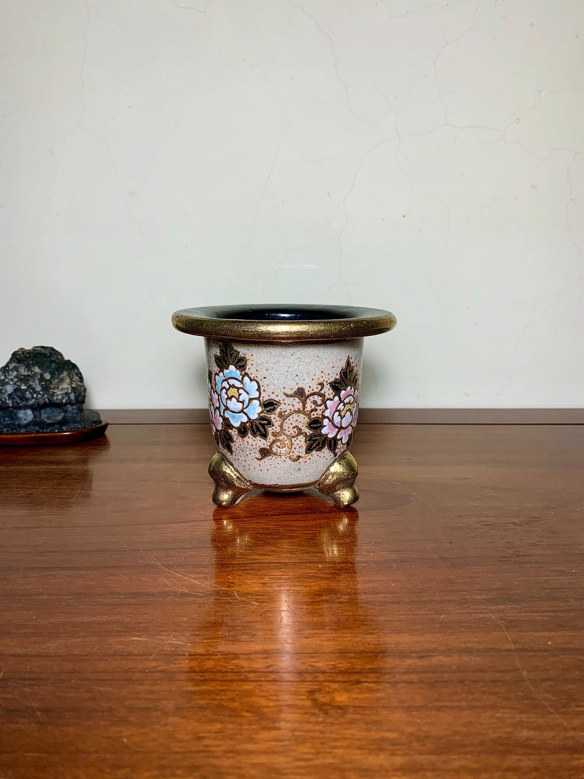 Hoshi Kakuei Classic Enamelled Peony Brocade Pot