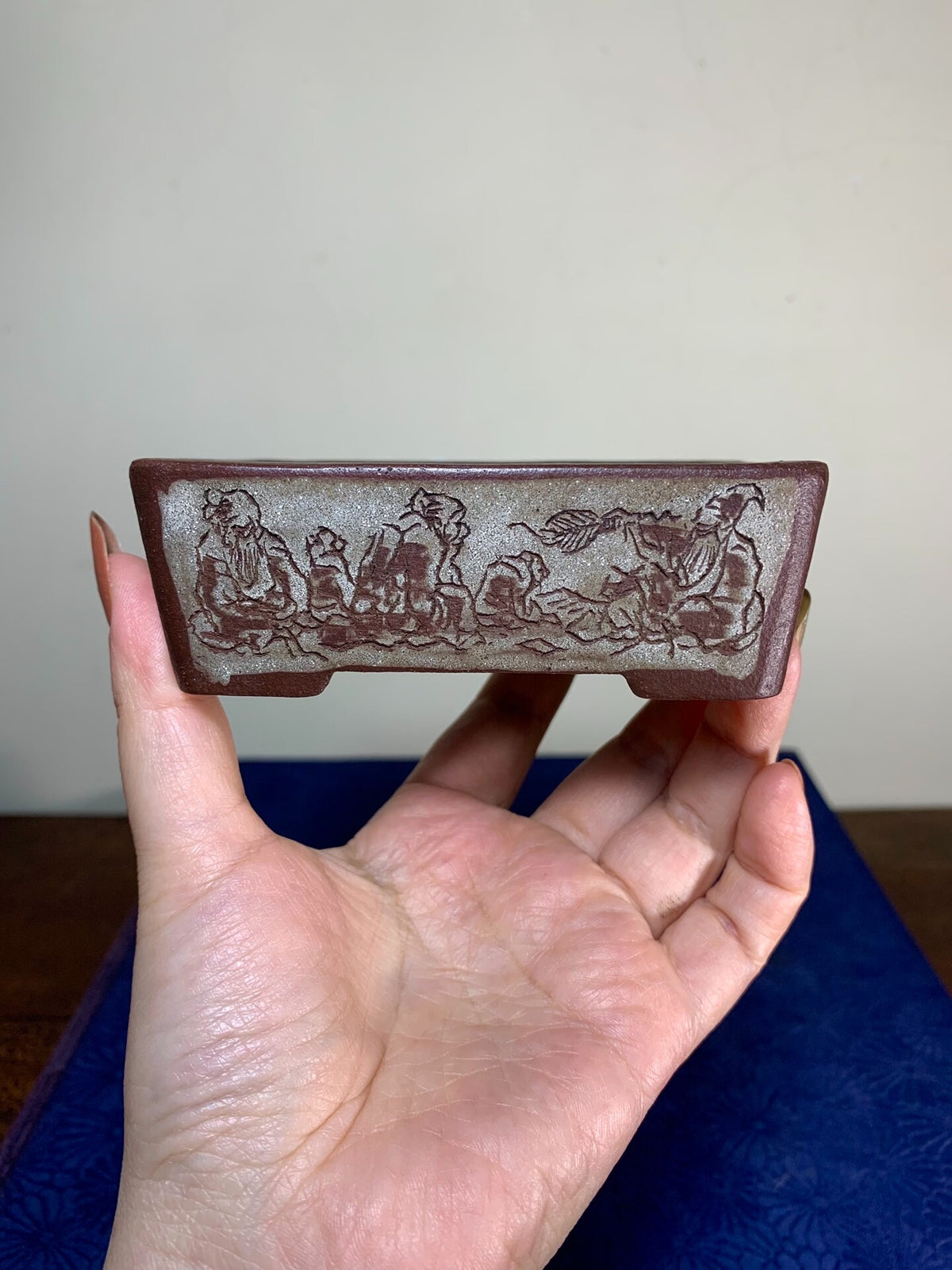 春松+茶山 Super Rare Rectangular Pot with Incised Portraits of the Seven Sages on All Four Sides