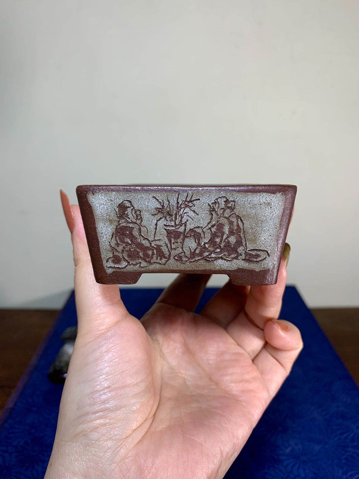 春松+茶山 Super Rare Rectangular Pot with Incised Portraits of the Seven Sages on All Four Sides