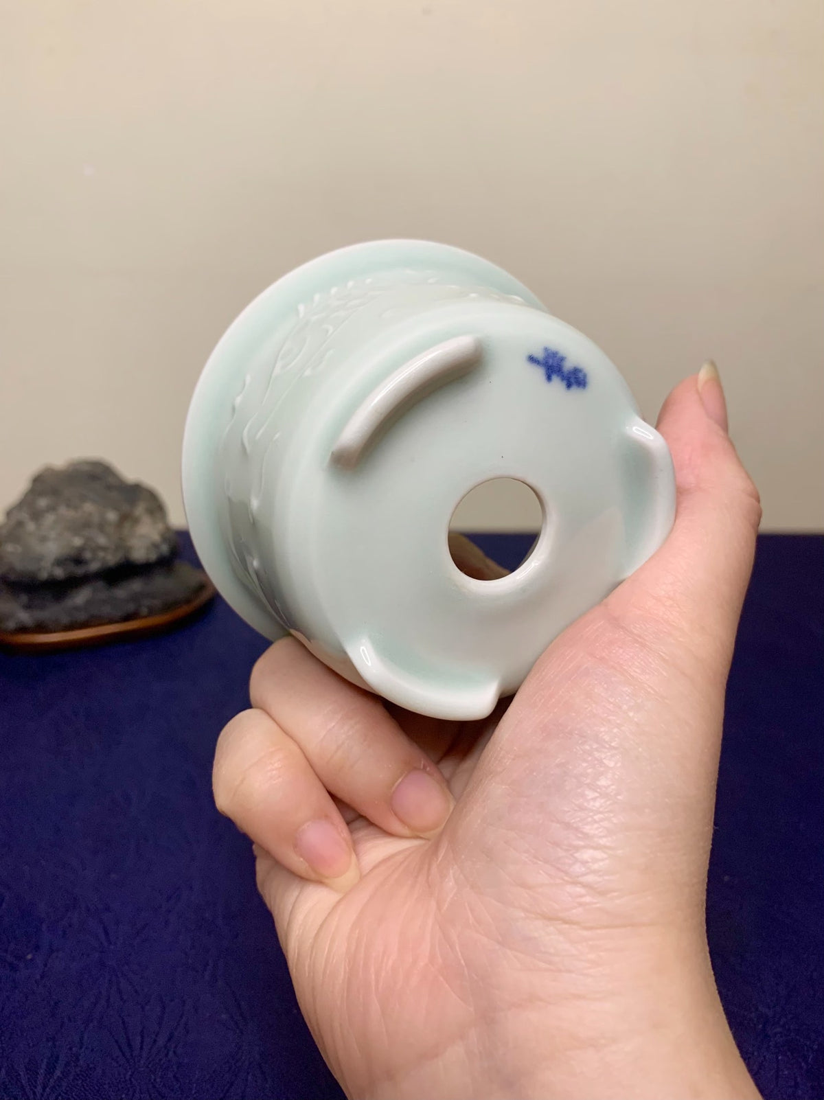 Ito Tuniyo Blue-Green Glazed Relief-Carved Fish-Playing Pot