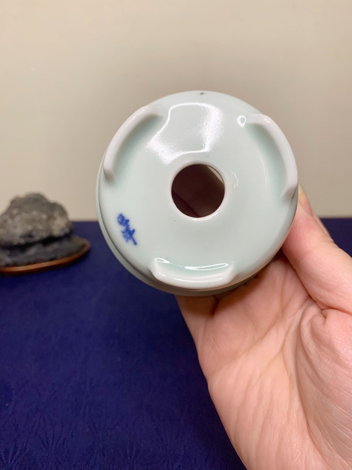 Ito Tuniyo Blue-Green Glazed Relief-Carved Fish-Playing Pot