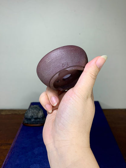 Hand-Pinched Cut-Foot Round Pot by Denshi