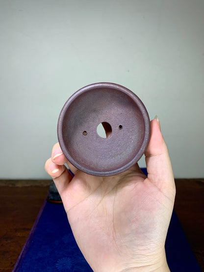 Hand-Pinched Cut-Foot Round Pot by Denshi