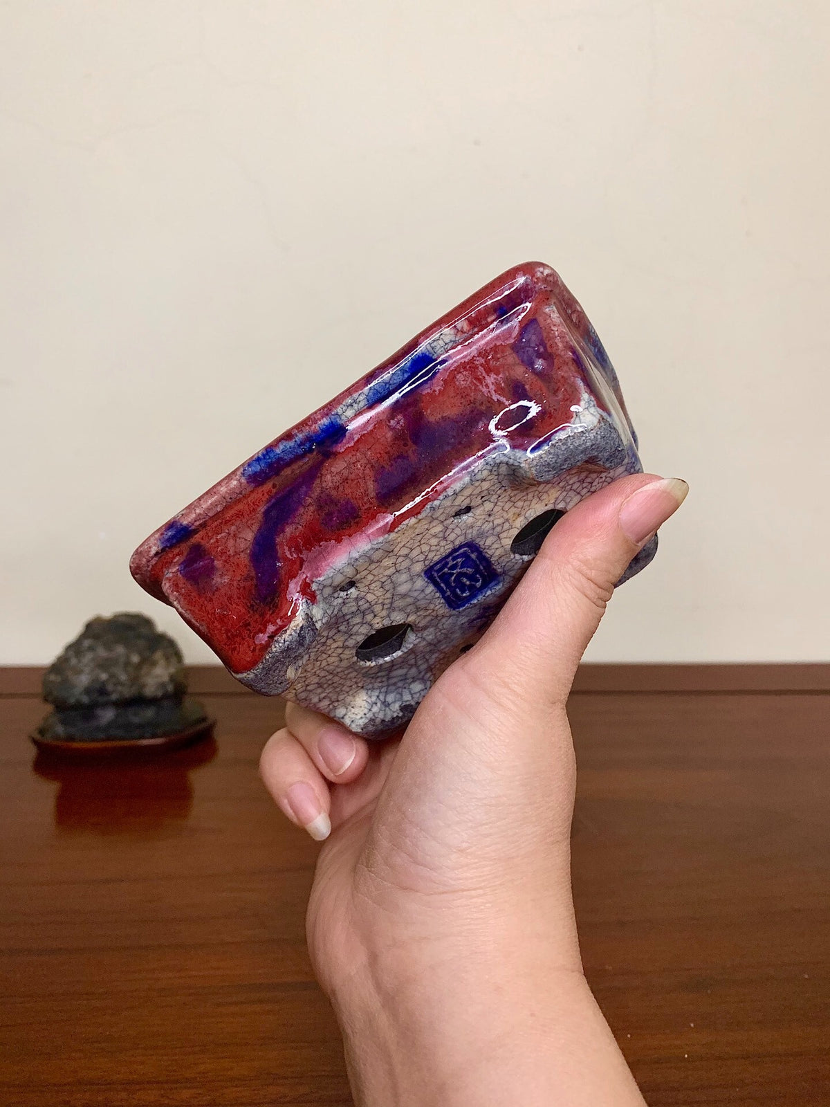 Echizen Bunsan Shinsha Copper-Red Glaze Kiln-Transmuted Cut-Foot Rectangular Pot