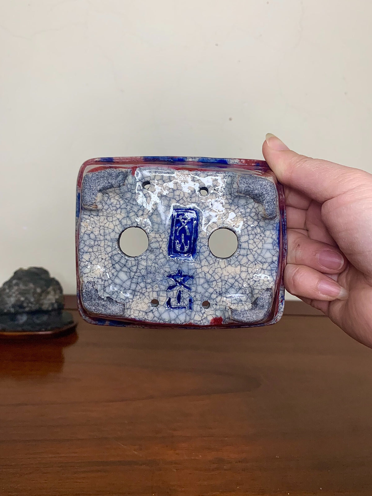 Echizen Bunsan Shinsha Copper-Red Glaze Kiln-Transmuted Cut-Foot Rectangular Pot