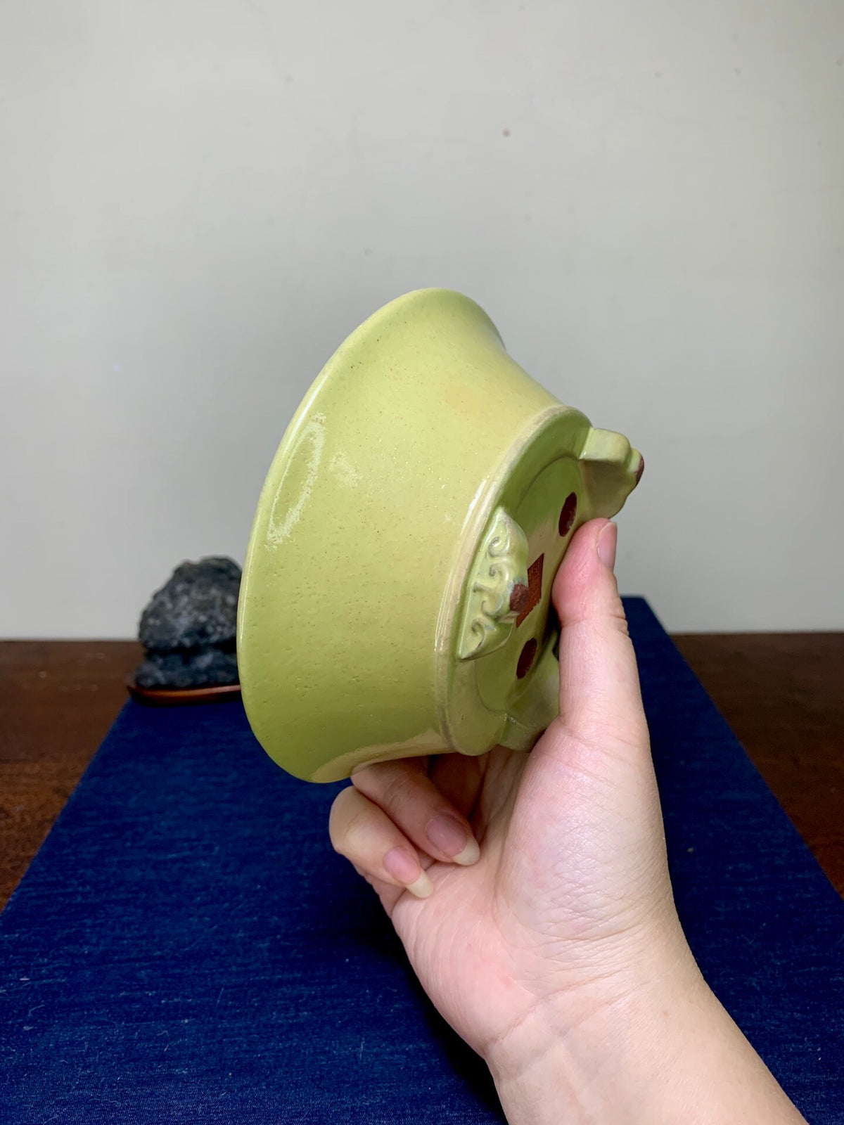 Ikkō Classic Yellow Kinyo Glaze Cloud Feet Open-Mouth Japanese Pot