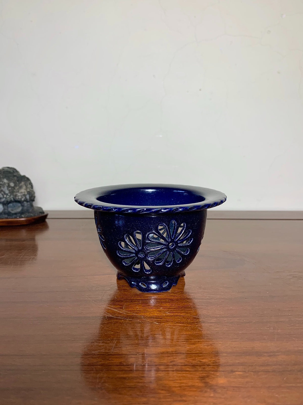 Sakai Tensan Ruri Glaze Pierced Omoto Pot