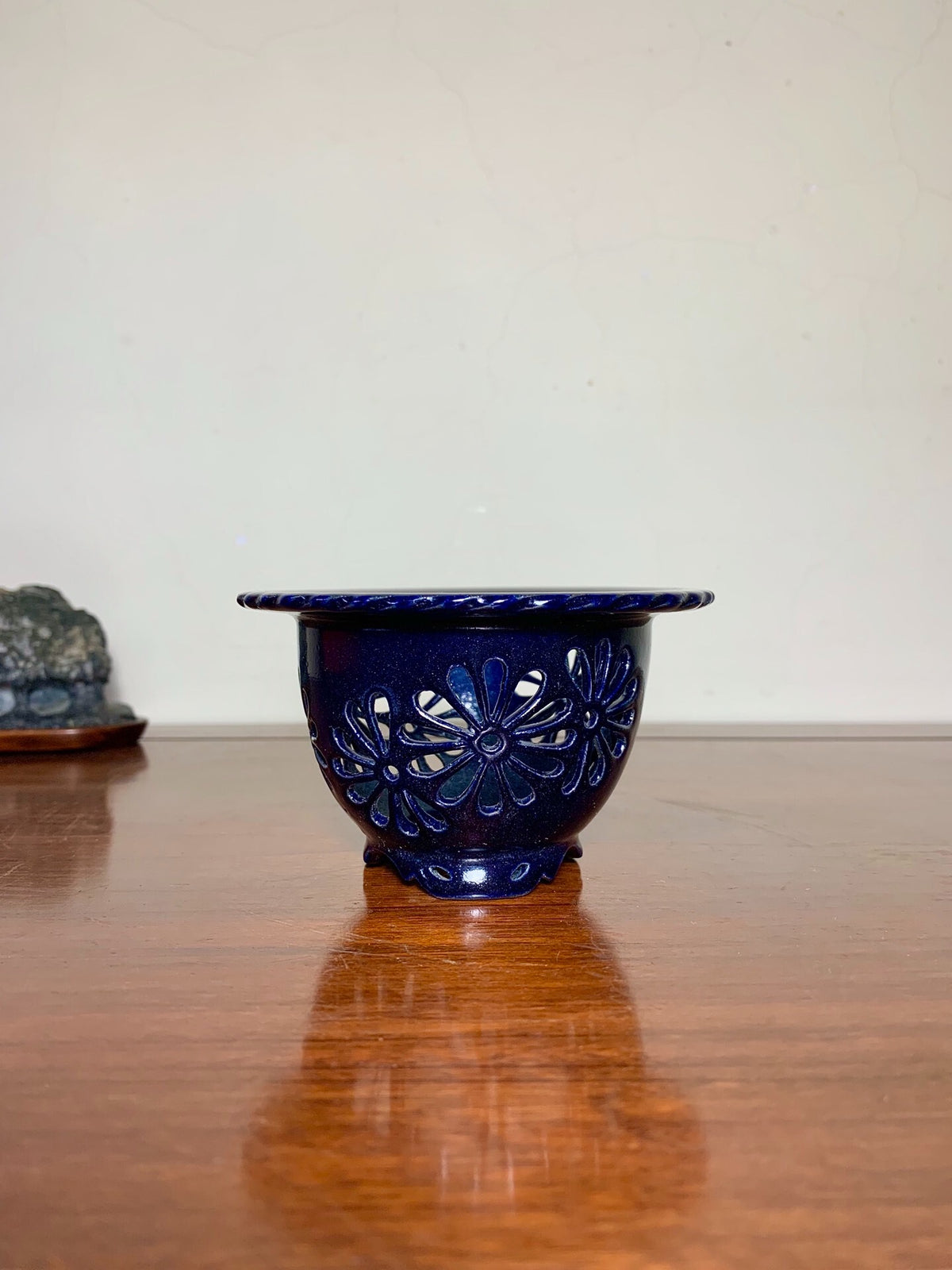 Sakai Tensan Ruri Glaze Pierced Omoto Pot