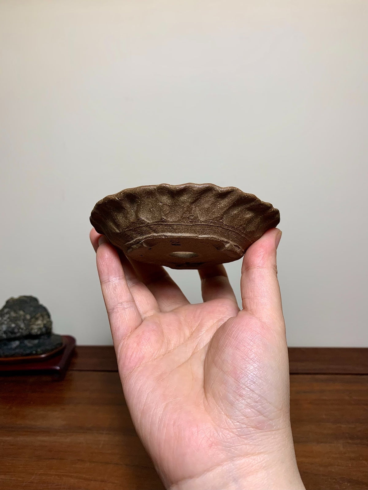 Man'kō Shūzan Hand-Pinched Small Nanban Japanese Flower Pot