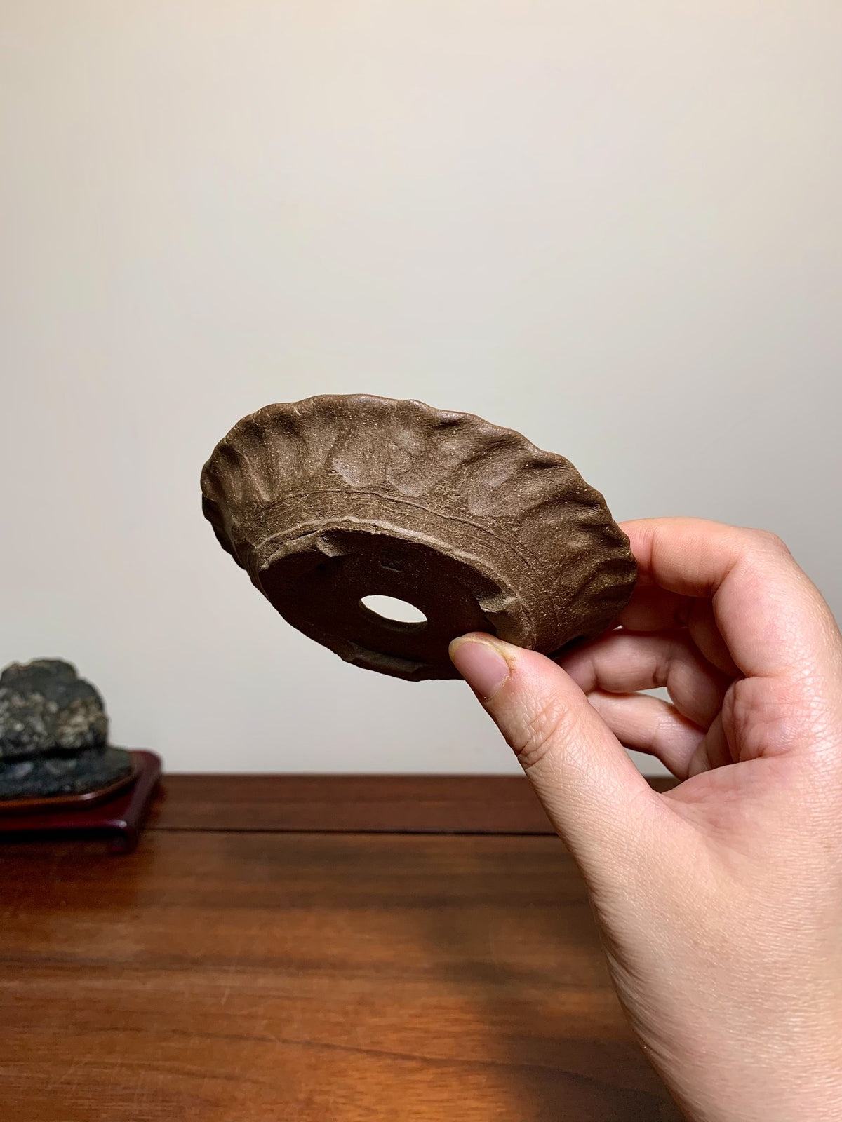 Man'kō Shūzan Hand-Pinched Small Nanban Japanese Flower Pot