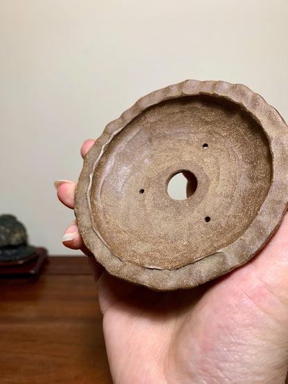 Man'kō Shūzan Hand-Pinched Small Nanban Japanese Flower Pot
