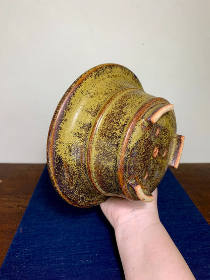 Shishi Maru, Middle Band, Cut Feet, Large Open Mouth, Japanese Pot