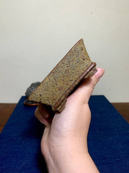 Imaoka Chōsō Pear-Skin Glaze Lower Band Cut-Foot Small Rectangular Japanese Pot
