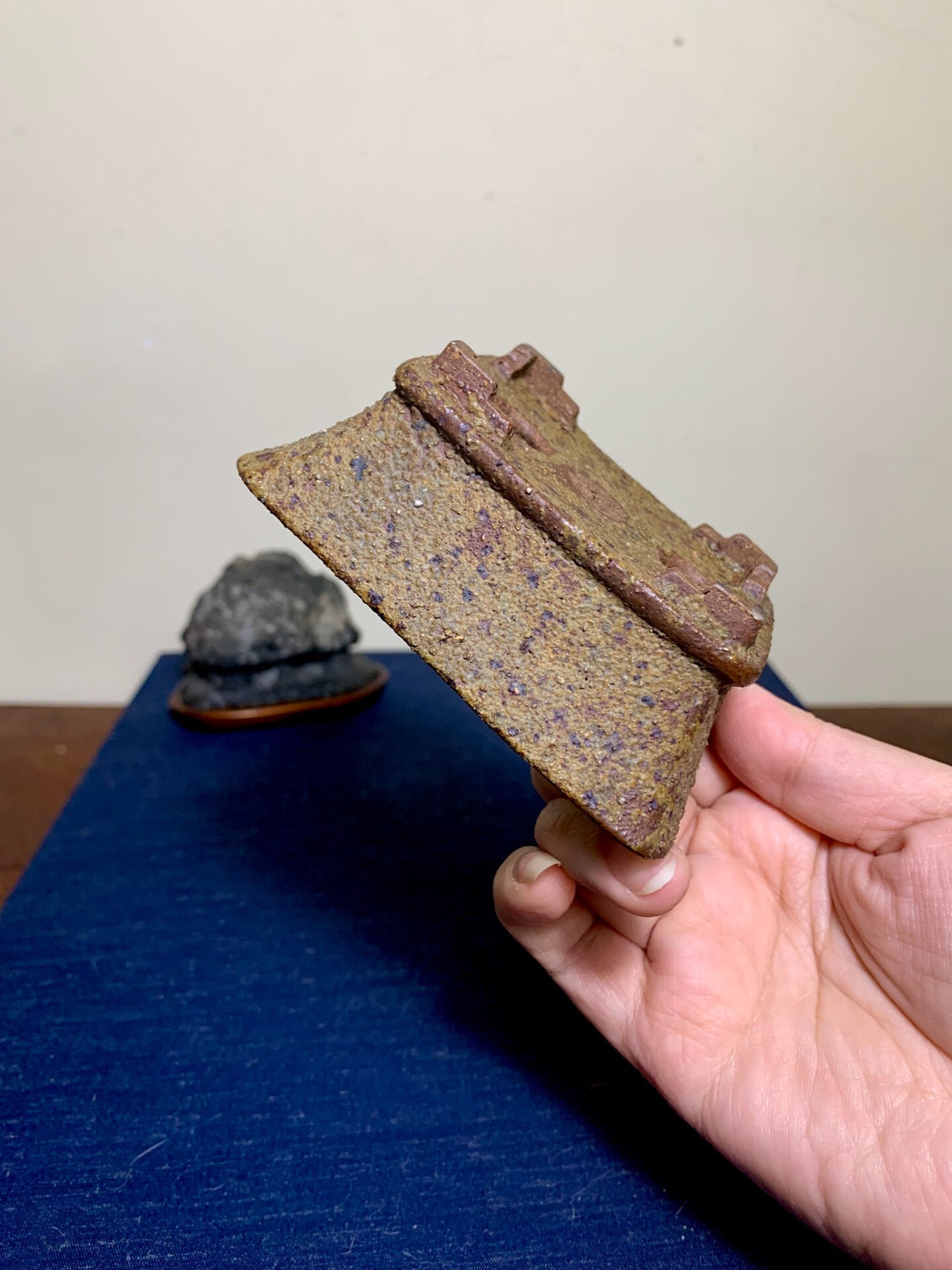 Imaoka Chōsō Pear-Skin Glaze Lower Band Cut-Foot Small Rectangular Japanese Pot
