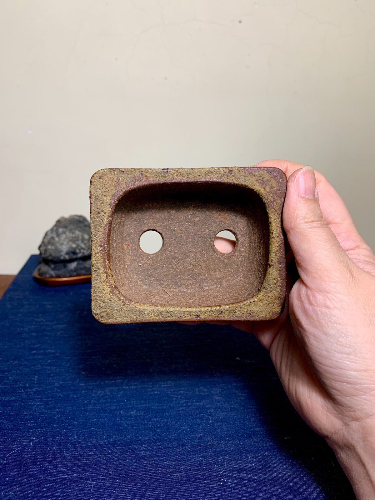 Imaoka Chōsō Pear-Skin Glaze Lower Band Cut-Foot Small Rectangular Japanese Pot