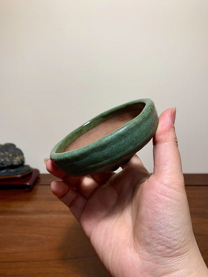 Hand-Pinched Green-Glazed Round Pot by Arai Akio