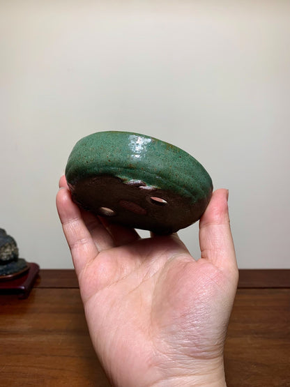 Hand-Pinched Green-Glazed Round Pot by Arai Akio
