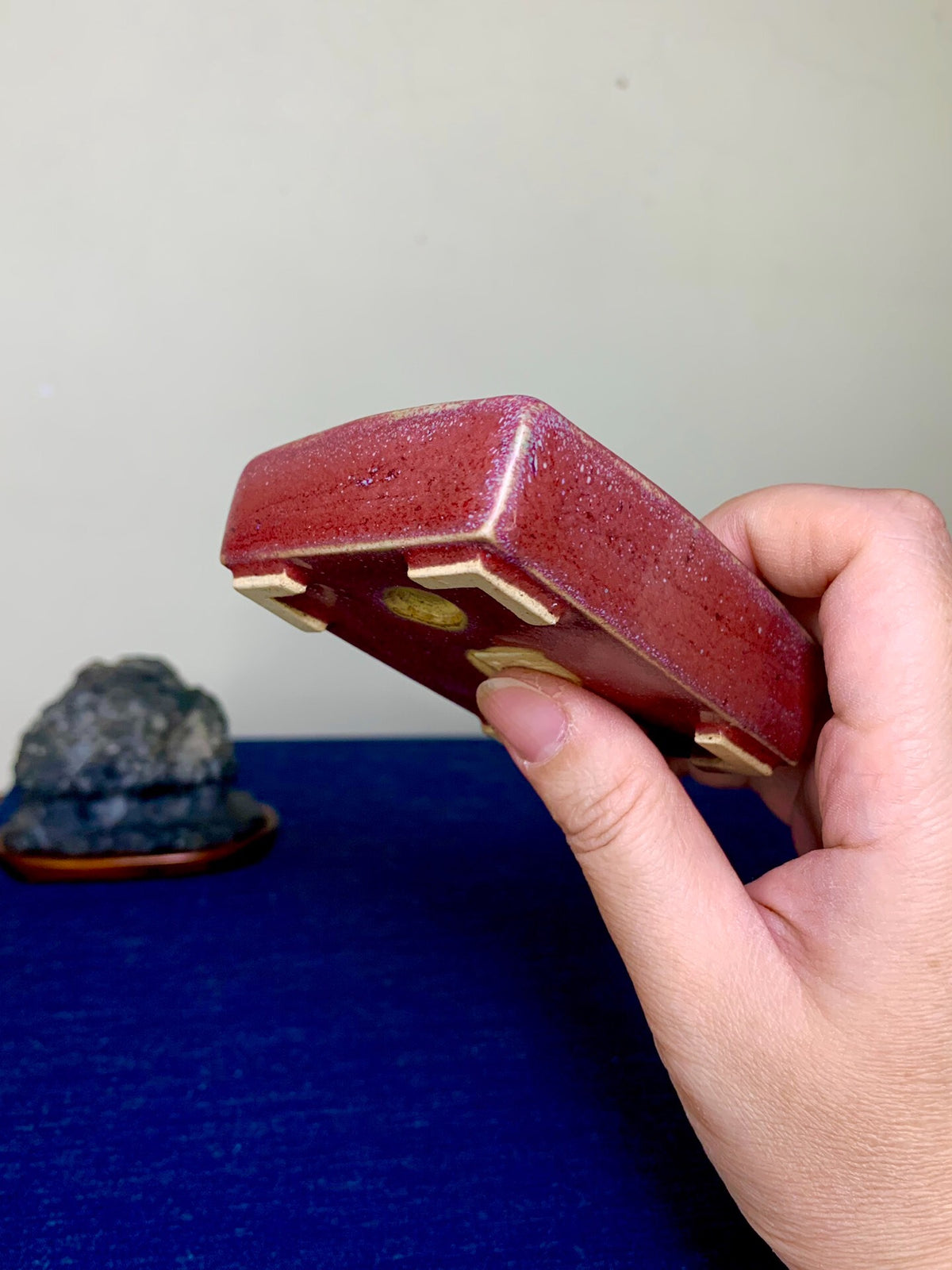 Cut-Footed Small Rectangular Japanese Pot by Arai Akumu