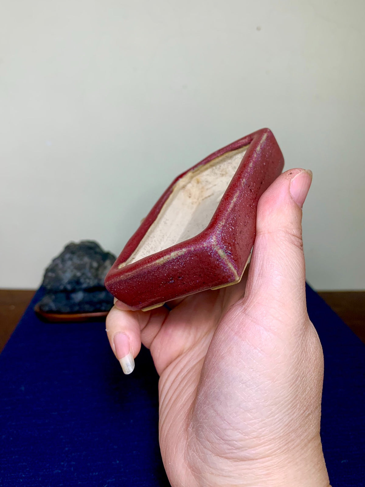 Cut-Footed Small Rectangular Japanese Pot by Arai Akumu