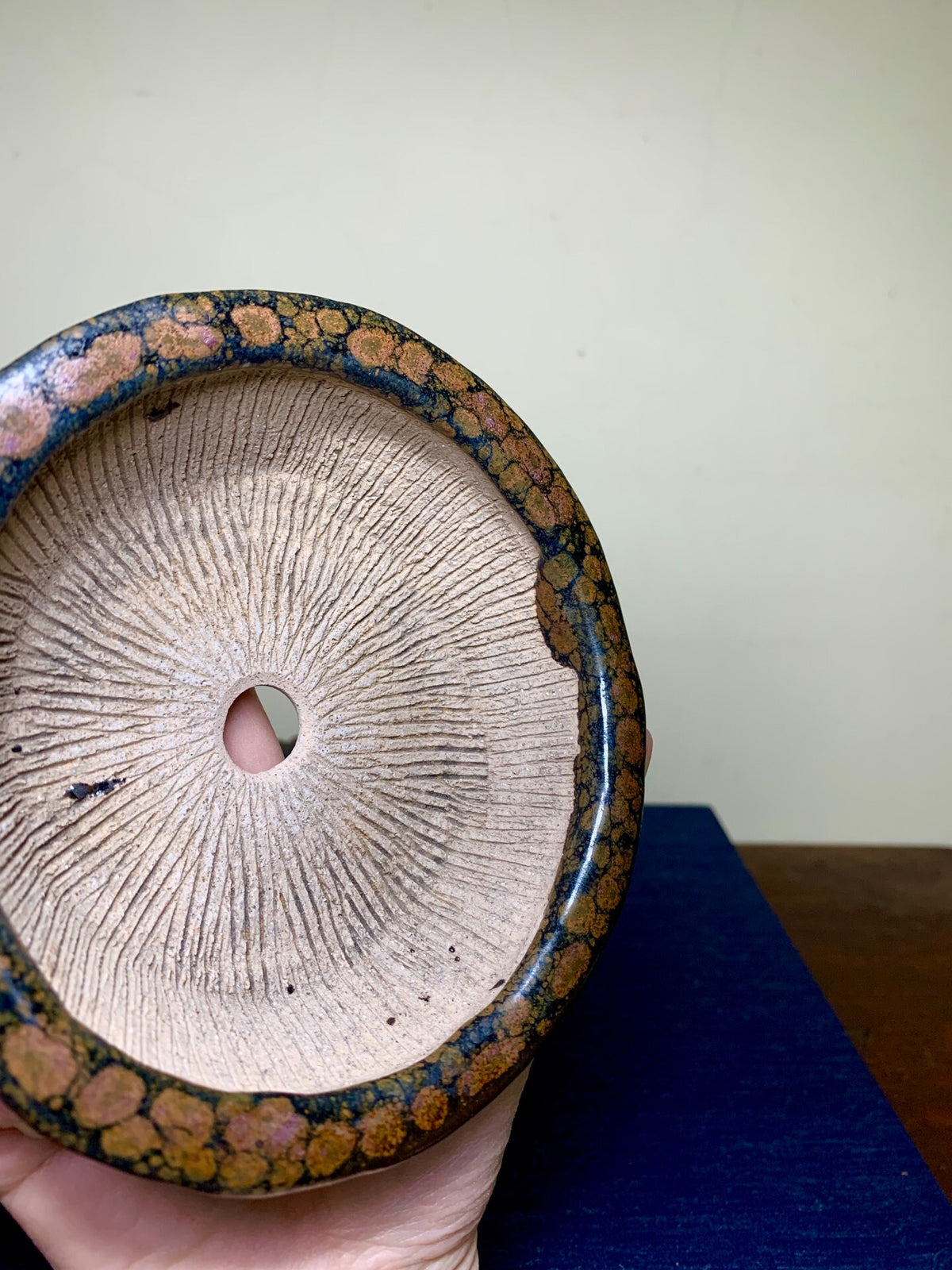 Koto Tadanobu Tenmoku Glaze, Lower Band, Cloud Feet, Japanese Pot