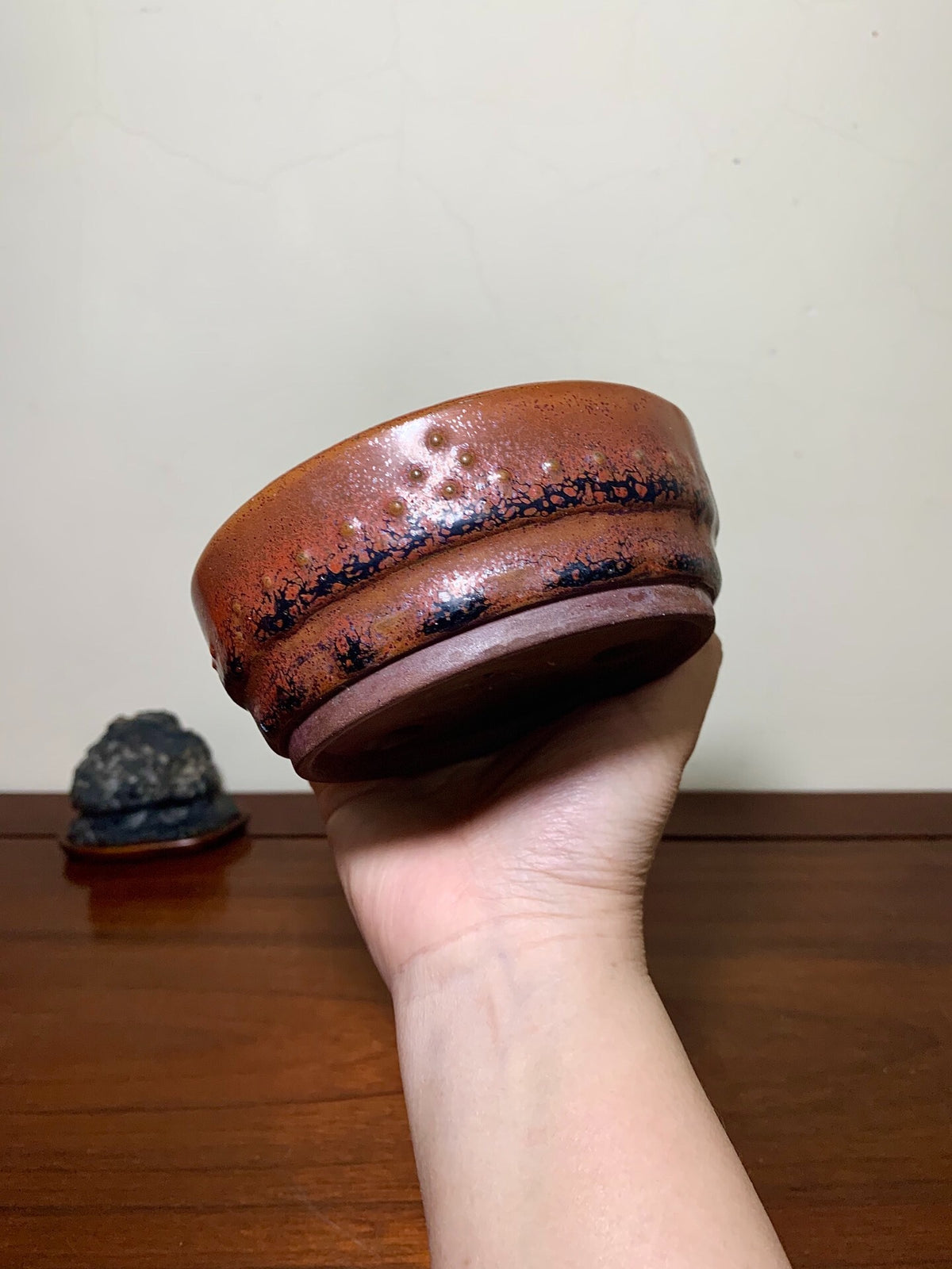 Tao Tsui Shinsha Copper-Red Glaze Kiln-Transmuted Studded Perfectly Round Japanese Pot