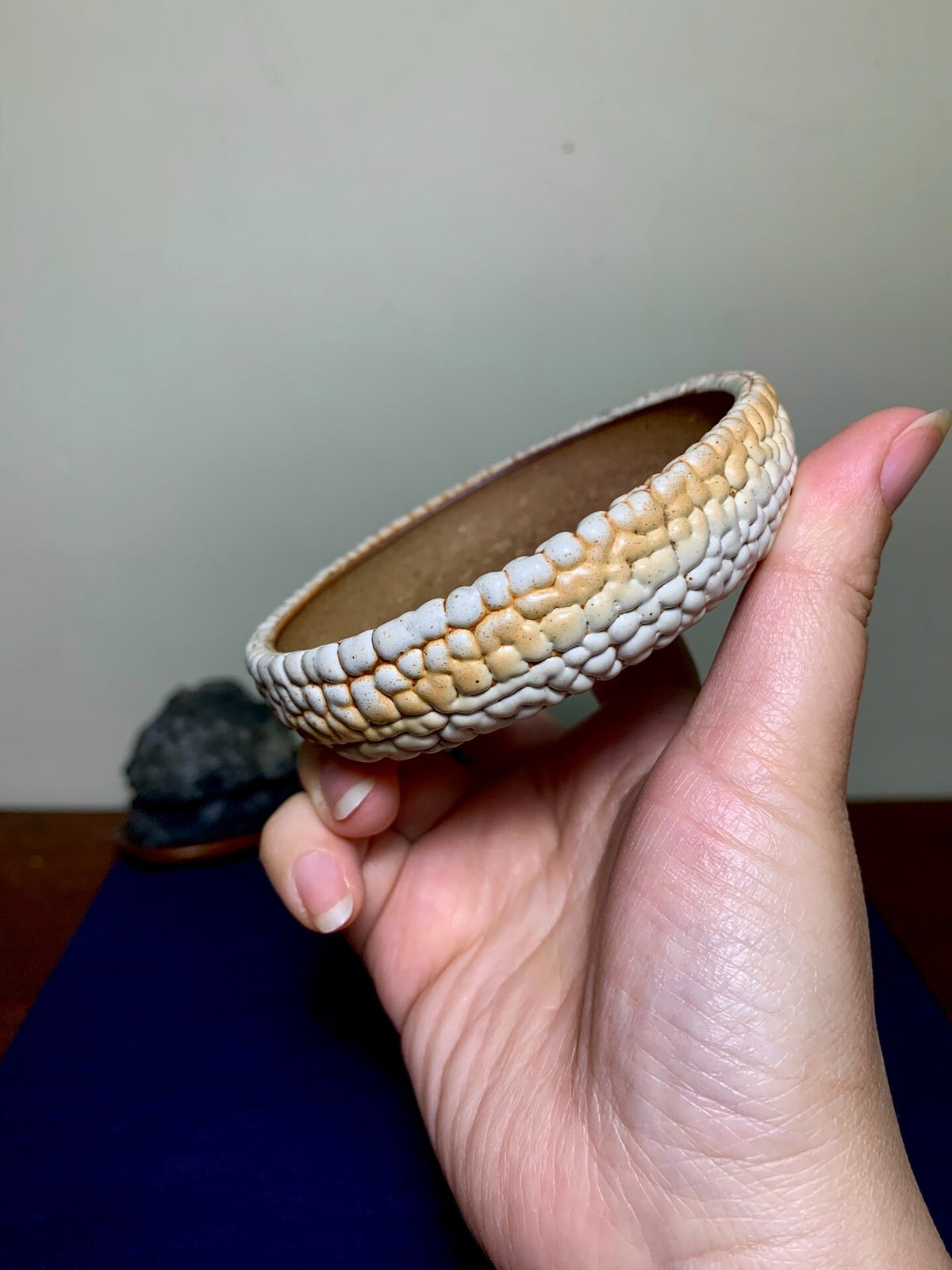 Rare Plum-Bark Textured Glaze Small Round Pot by Koishihara-Yaki