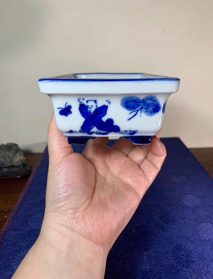 Blue-And-White Child Rectangular Pot by Shinzan