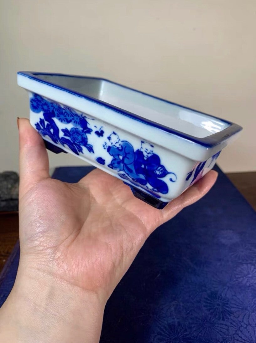 Blue-And-White Child Rectangular Pot by Shinzan