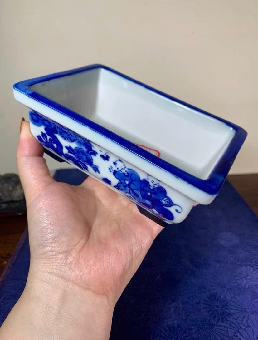 Blue-And-White Child Rectangular Pot by Shinzan