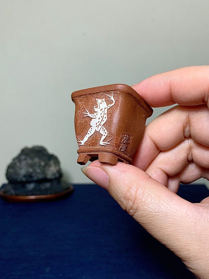 Risuyama Yume Gen Float-Carved Incised Lower Band Outer Rim Small Square Japanese Pot