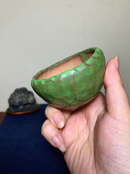 Green-Glazed Hand-Pinched Round Pot by Tōfuku-Ji