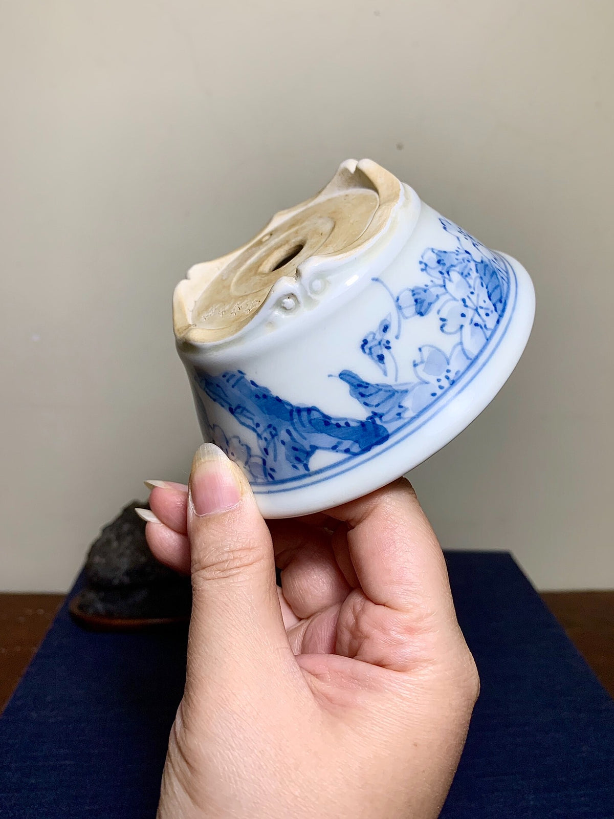 Matsuboto Matsushi Classic Blue-And-White Painted Butterfly Adores Flower Japanese Bonsai Pot